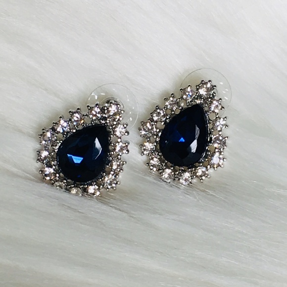 Jewelry - Blue Tear drop Rhinestone Decorated Silver